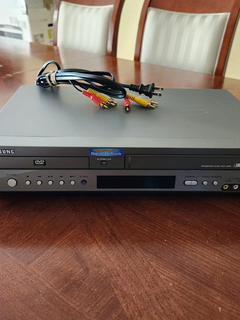 Samsung DVD/VHS Combo Player with AV Cables - Gray Works